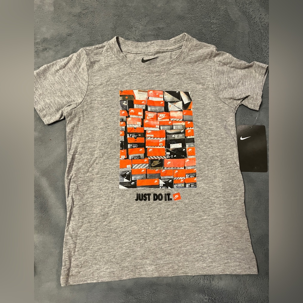 Nike Graphic T-Shirt Youth 7